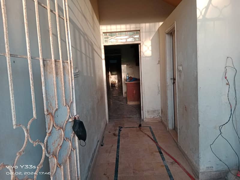 HOUSE FOR SALE 120 SQ YARDS SEAMI COMMERCIAL GROUND + 1 RCC IN NORTH KARACHI SECTOR 2 10