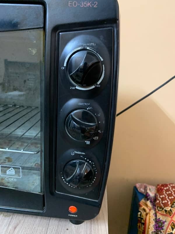 Sharp 35L Oven in Best Condition 4