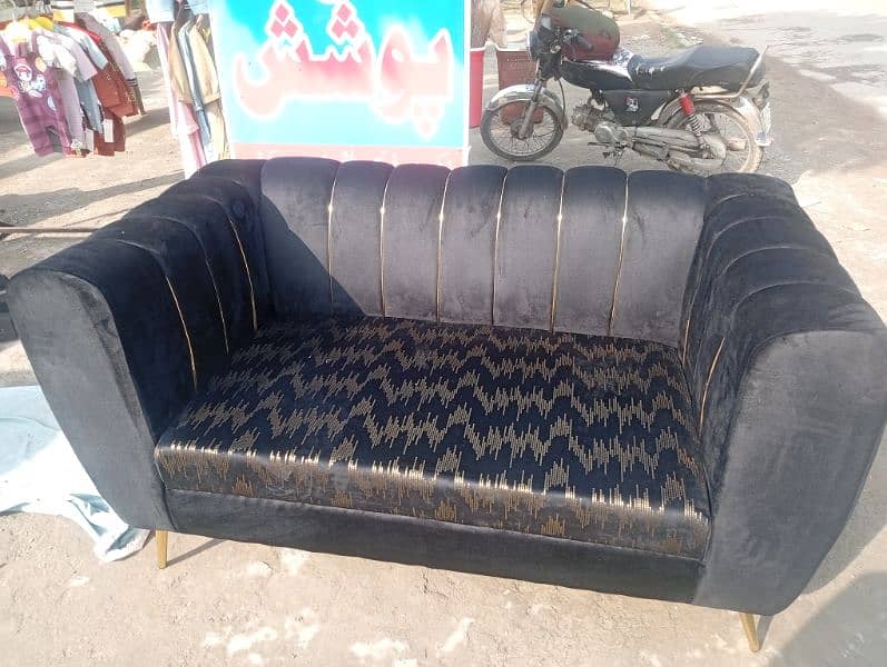 2 seat sofa sweet velvt 2