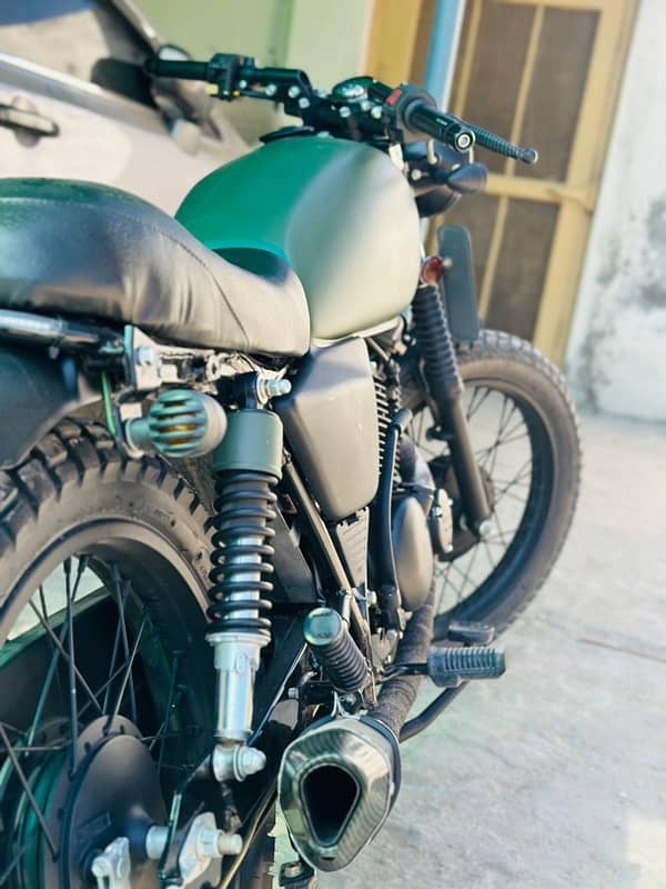 suzuki gs150 converted into cafe racer 9