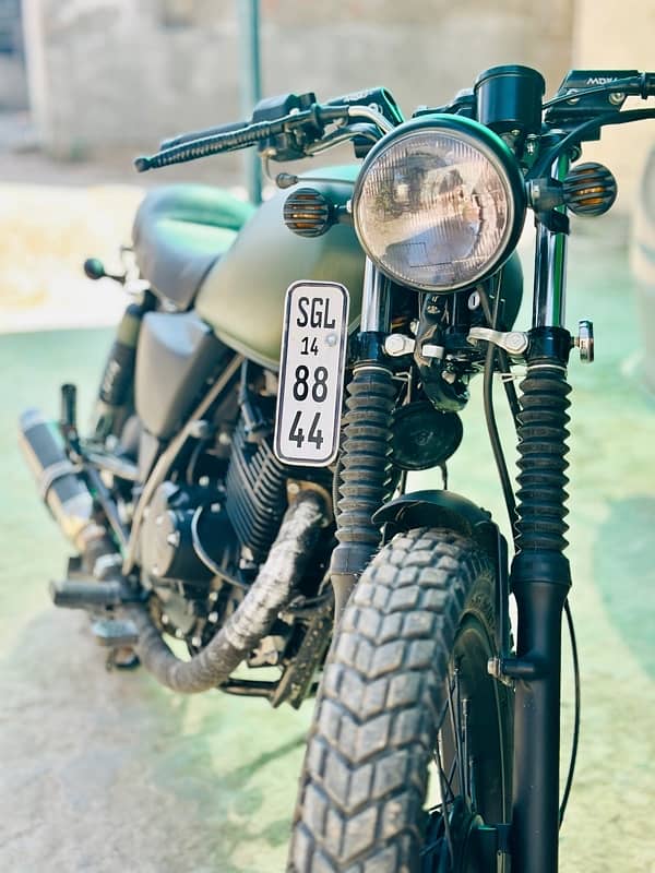 suzuki gs150 converted into cafe racer 12