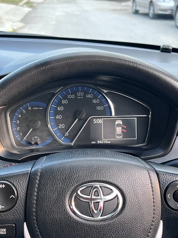 Toyota Corolla Axio 2015 6