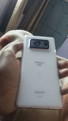 Aquos r6