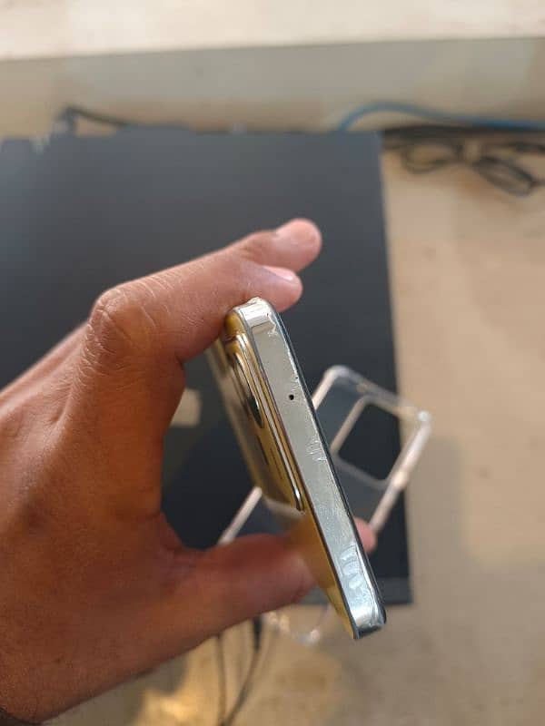 vivo v25e for sale in good ondition 6