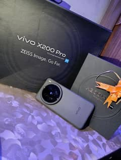 Vivo x 200 pro Official PTA approved Box open 10 days used with gifts.