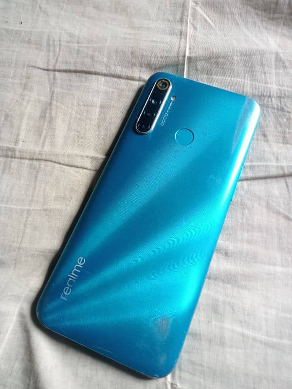 Realme 5i //64GB. \\ Snapdragon 665 contact03270453449 2