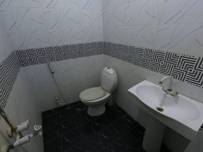 700 Square Feet Flat For Sale In Jamshed Town 2