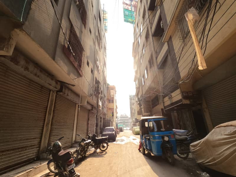 700 Square Feet Flat For Sale In Jamshed Town 24