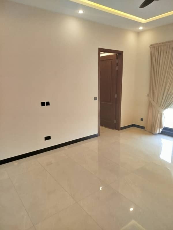 10 Marla Full House for Rent in DHA Phase 3 Prime Location 2