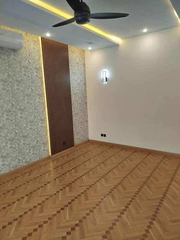 10 Marla Full House for Rent in DHA Phase 3 Prime Location 10