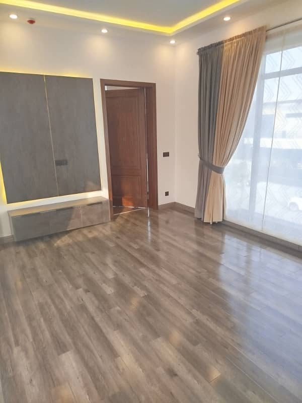 10 Marla Full House for Rent in DHA Phase 3 Prime Location 17