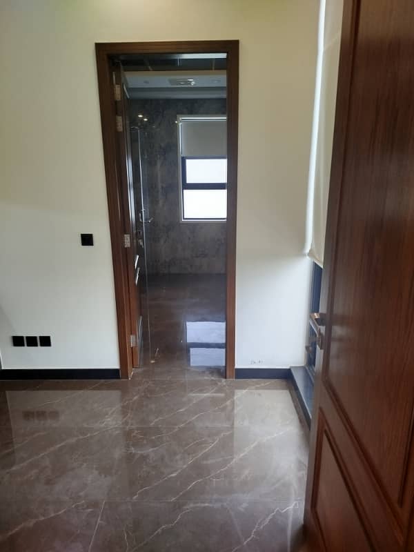 10 Marla Full House for Rent in DHA Phase 3 Prime Location 19