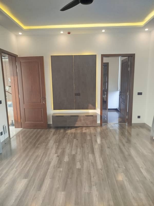 10 Marla Full House for Rent in DHA Phase 3 Prime Location 20