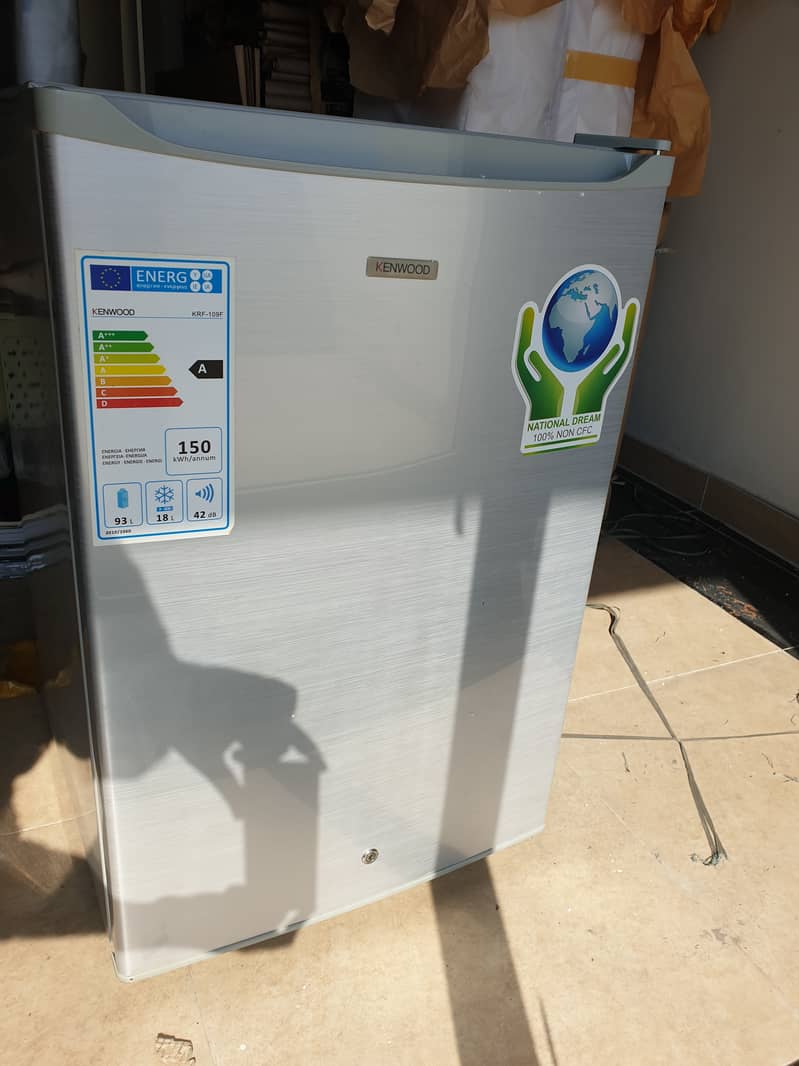 4 Cubic Foot Fridge 1