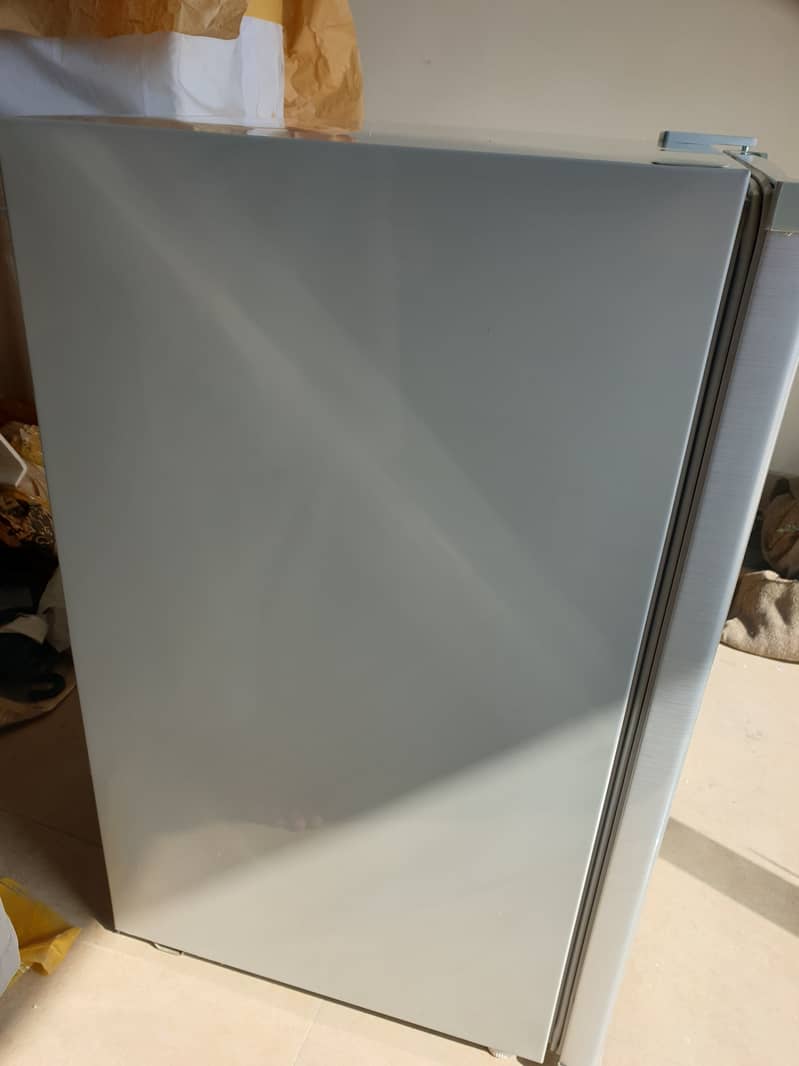 4 Cubic Foot Fridge 2