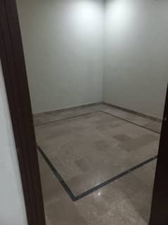 QAYYUMABAD FLAT FOR RENT SECTOR D NEAR NOOR MASJID