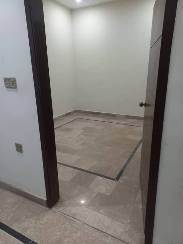 QAYYUMABAD FLAT FOR RENT SECTOR D NEAR NOOR MASJID 2