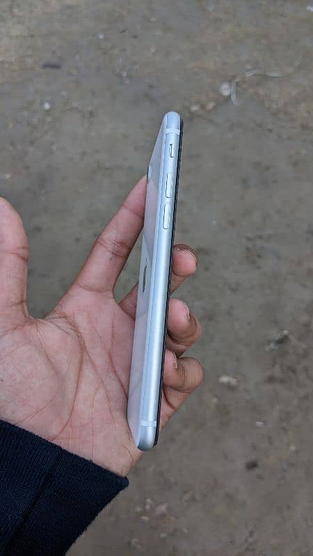 iphone SE 2020  brand new 1