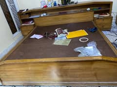 KING SIZE WOODEN BED WITH DRESSING