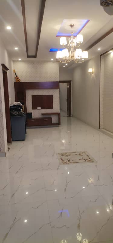 Brand New 10 Marla Upper 3 Beds Tv Lounge Kitchen Terrace Etc. Near UCP Khyban E Jinnah Road For Rent 1