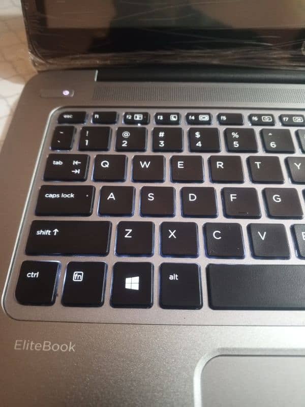 Hp Elitebook Folio 1040 G1 , 14" FHD Display, Backlit Keyboard, metal 4