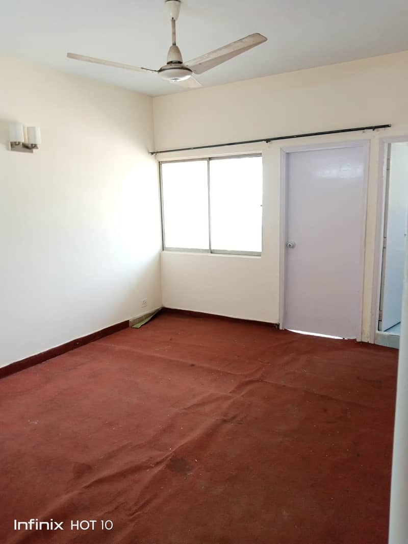 3 Bed Drawing & Dining 4th Floor Without Elevators Available On Rent At Main Bahadurabad 1