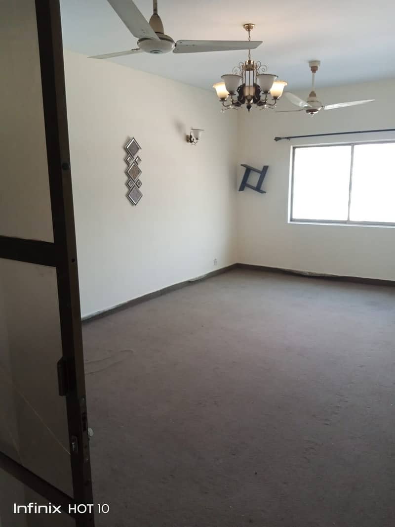 3 Bed Drawing & Dining 4th Floor Without Elevators Available On Rent At Main Bahadurabad 2