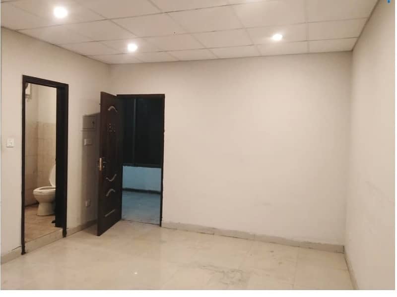 Area 330 SqFt Office For Sale Monthly Rental income 35000 in Main Boulevard Gulberg 3 Lahore 2