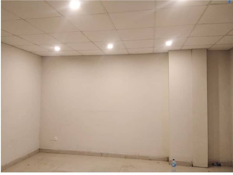 Area 330 SqFt Office For Sale Monthly Rental income 35000 in Main Boulevard Gulberg 3 Lahore 3