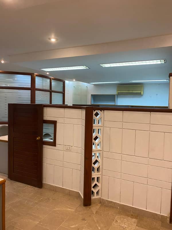 Sami furnished office for rent 1550sqft in shahar e Faisal. 7