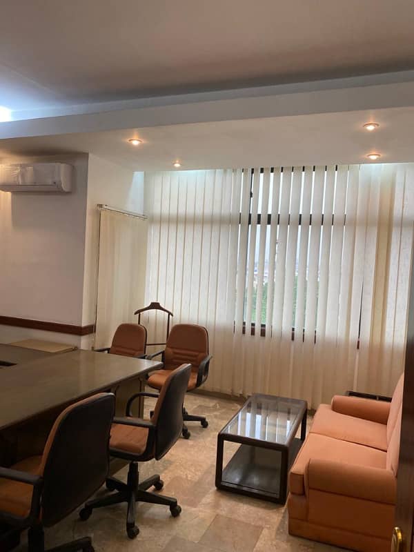 Sami furnished office for rent 1550sqft in shahar e Faisal. 9