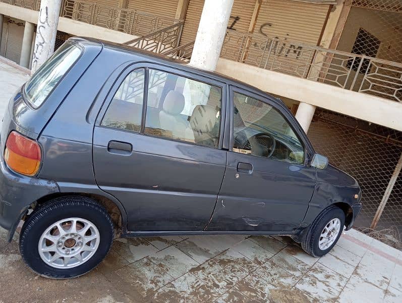 Daihatsu Cuore 2004 4