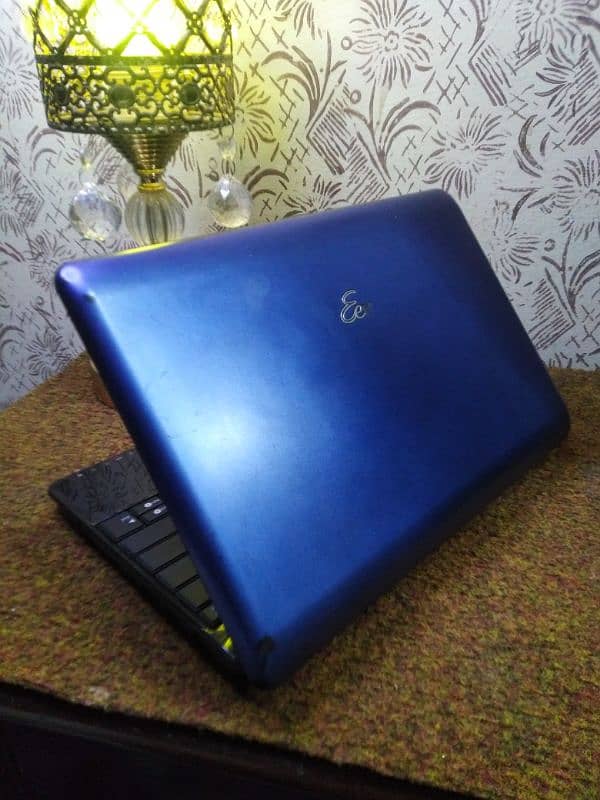 Note Book Mini Laptop good Condition 0
