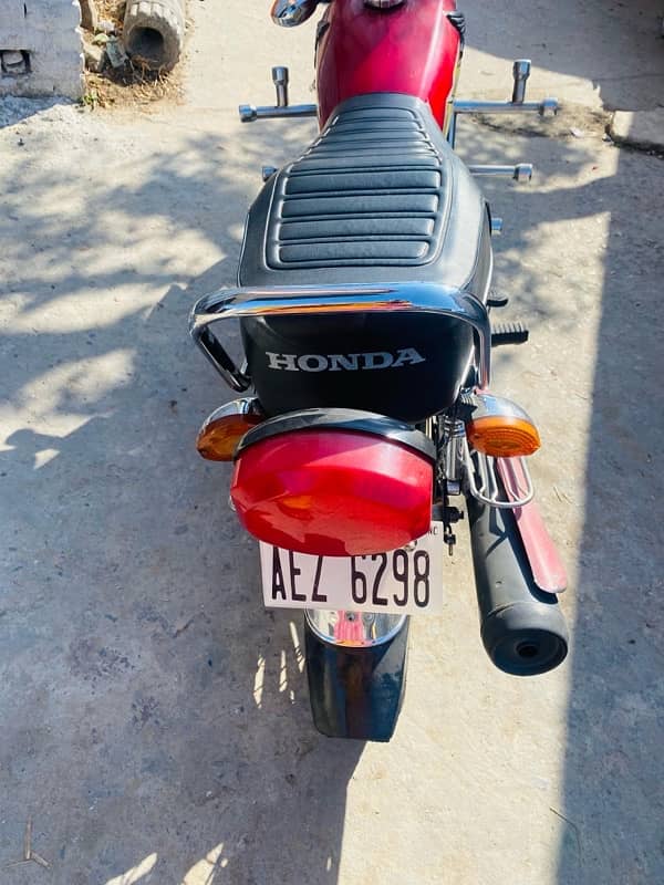 Honda 125 for sale in a mint condition 6