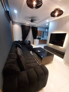 1 Bedroom VIP Full furnish flat per day available in Bahria town Lahore