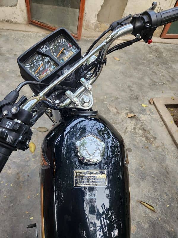 Honda CG125 Gold edition 6