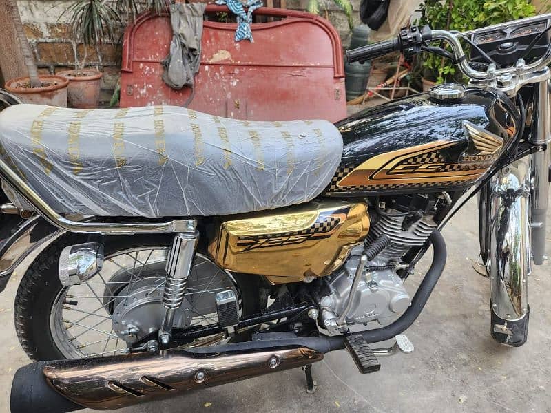 Honda CG125 Gold edition 8