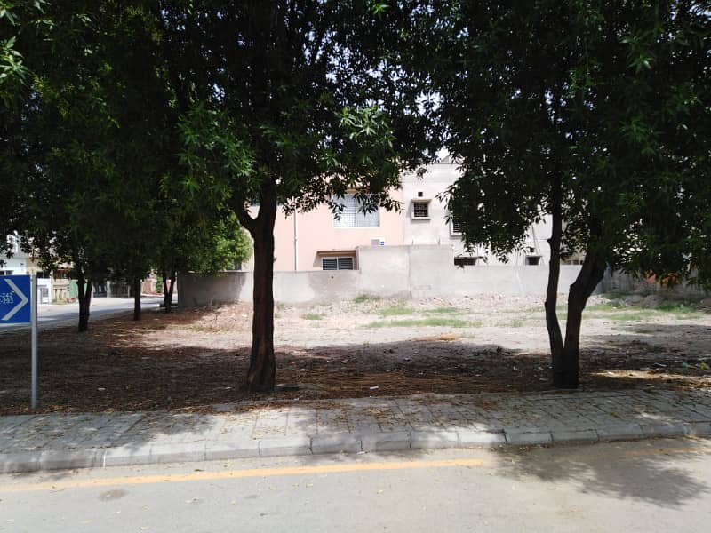 Facing Park Two Side Open 10 Marla Developed Cheapest Residential Plot At Excellent And Builder Location Is Available For Sale In Talha Block Bahria Town Lahor 25