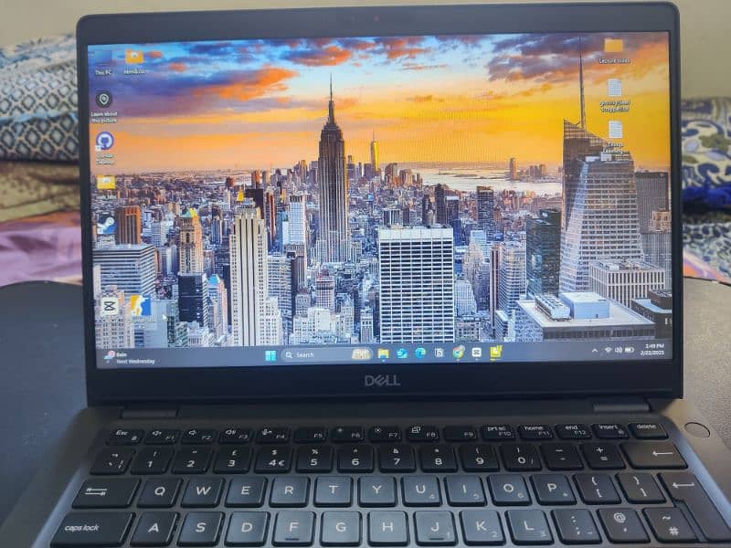 Dell latitude 5300 i5 8th gen 3