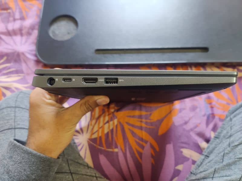 Dell latitude 5300 i5 8th gen 6