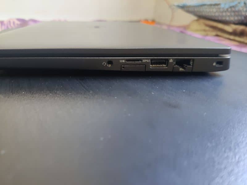 Dell latitude 5300 i5 8th gen 8