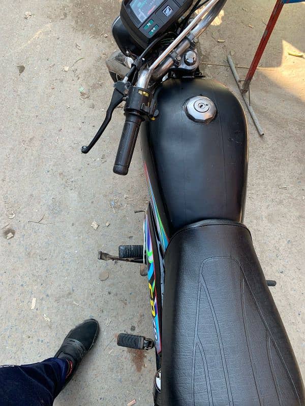 road Prince bike bilkul saaf relation mein engine okay 12