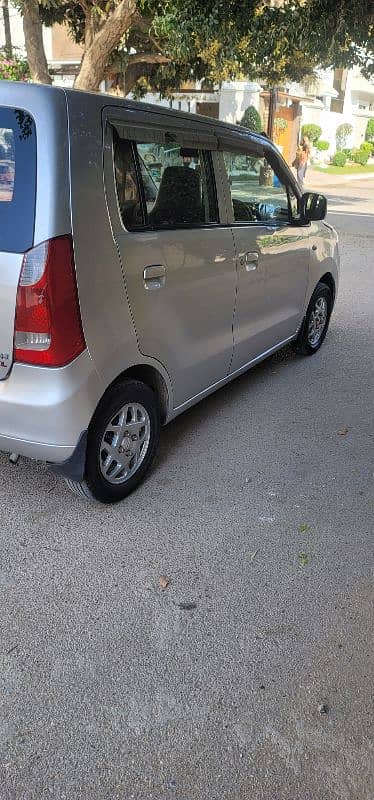 Suzuki Wagon R 2018 4