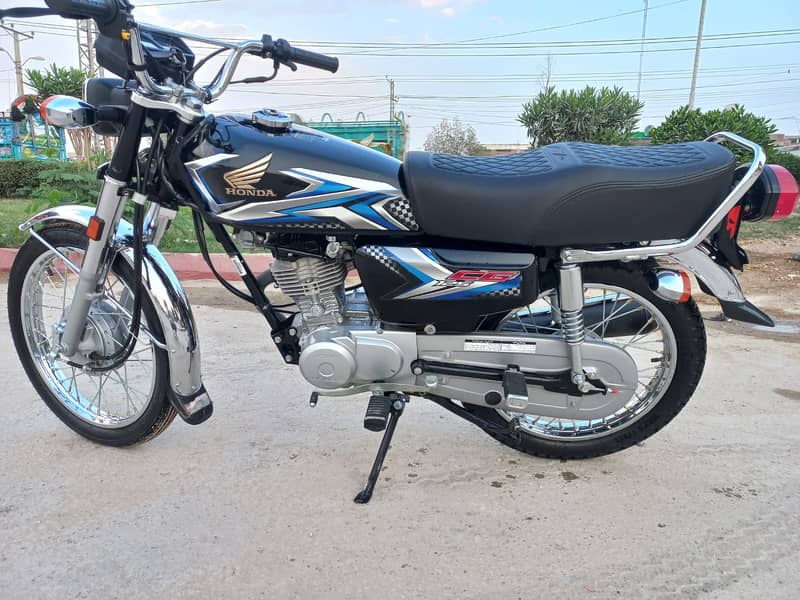 Honda CG 125 2025 4