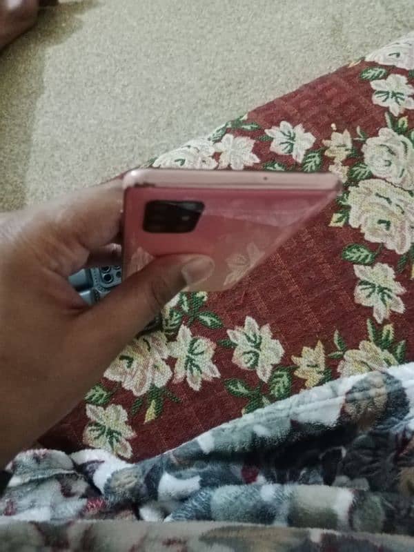 urgent for sale Samsung a51 ram 6 gb memory 128 pink color 5