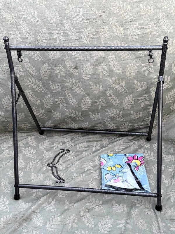Cradle swing for babies. 4 sal tak k bache ke liye Jhoola 1