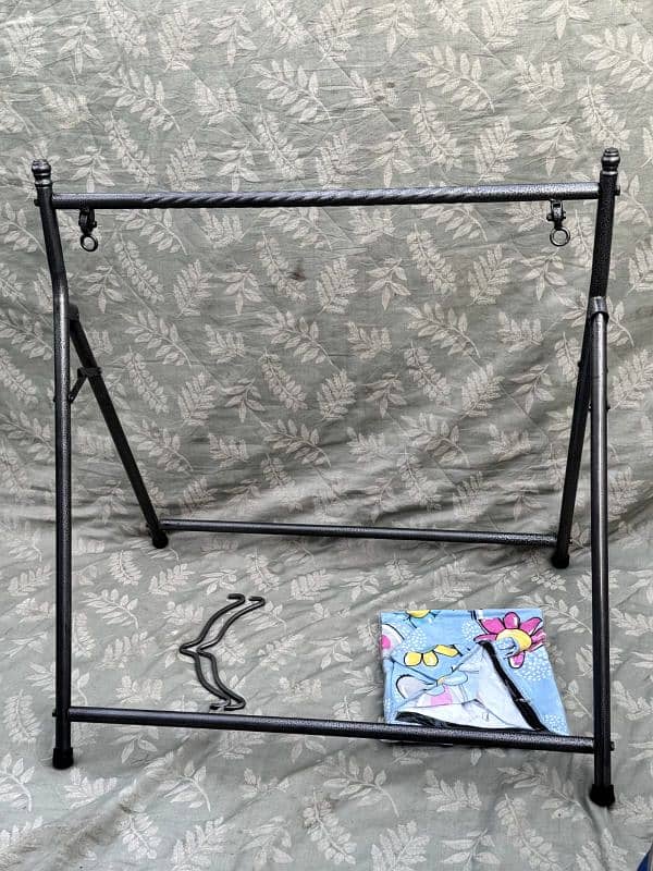 Cradle swing for babies. 4 sal tak k bache ke liye Jhoola 4