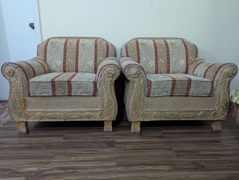 Elegant Hand-Carved Wooden Sofa Set - 5 Seater 4