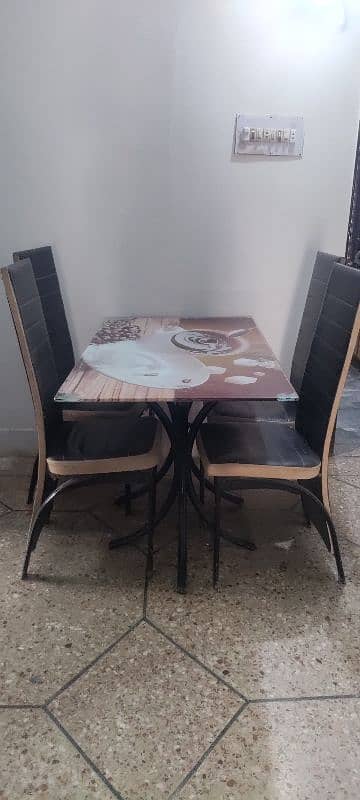 Dining Table and 4 chairs, best condition, urgent sell 0