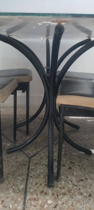 Dining Table and 4 chairs, best condition, urgent sell 5